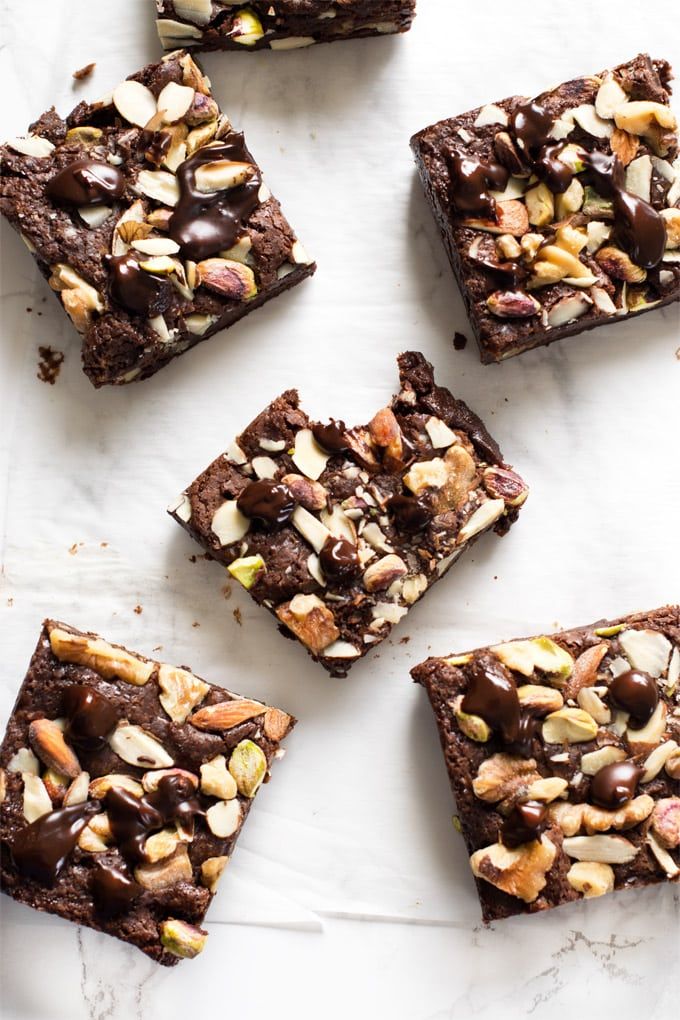 Almond chocolate brownie